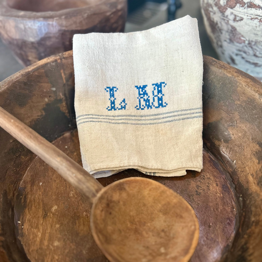 Antique Monnogrammed Tea
Towel (Torchon)