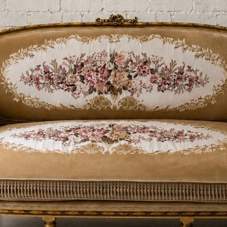 Circa 1950 Louis XVI Revival Canapé