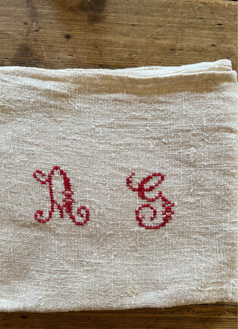 Antique Monnogrammed Tea
Towel (Torchon)