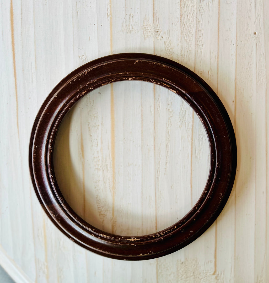 Vintage round frame