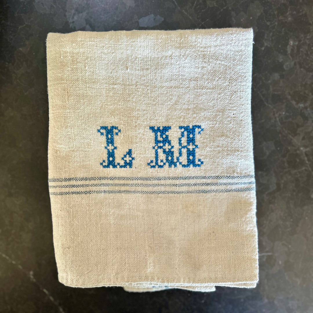 Antique Monnogrammed Tea
Towel (Torchon)