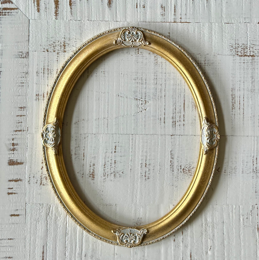 Vintage ornate oval frame