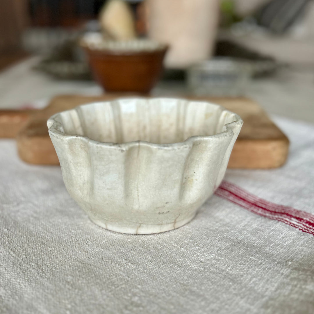 Antique Old English Pudding Mold c. Late 19th to Early 20th Century