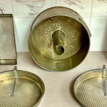 Vintage Swans down cake flour tube pan