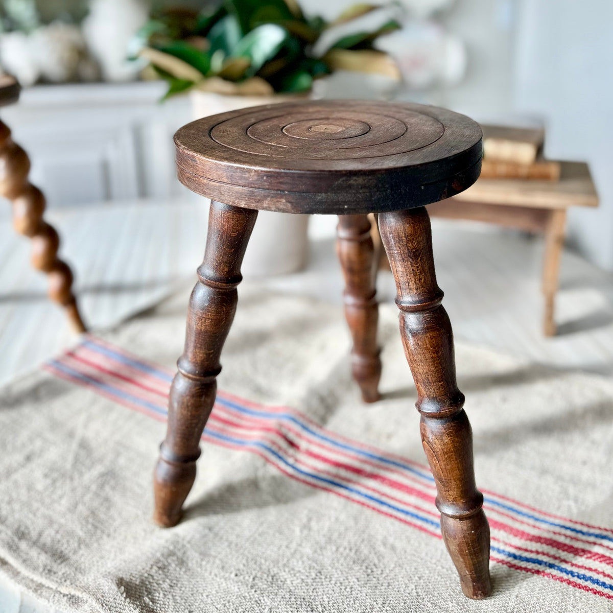 Early 20th Century Primitive Milking Stool (circa 1900–1930)