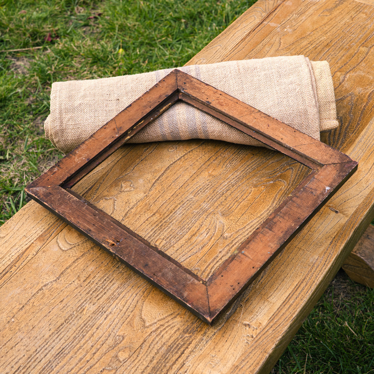 French antique gilt “lisière dorée” frame