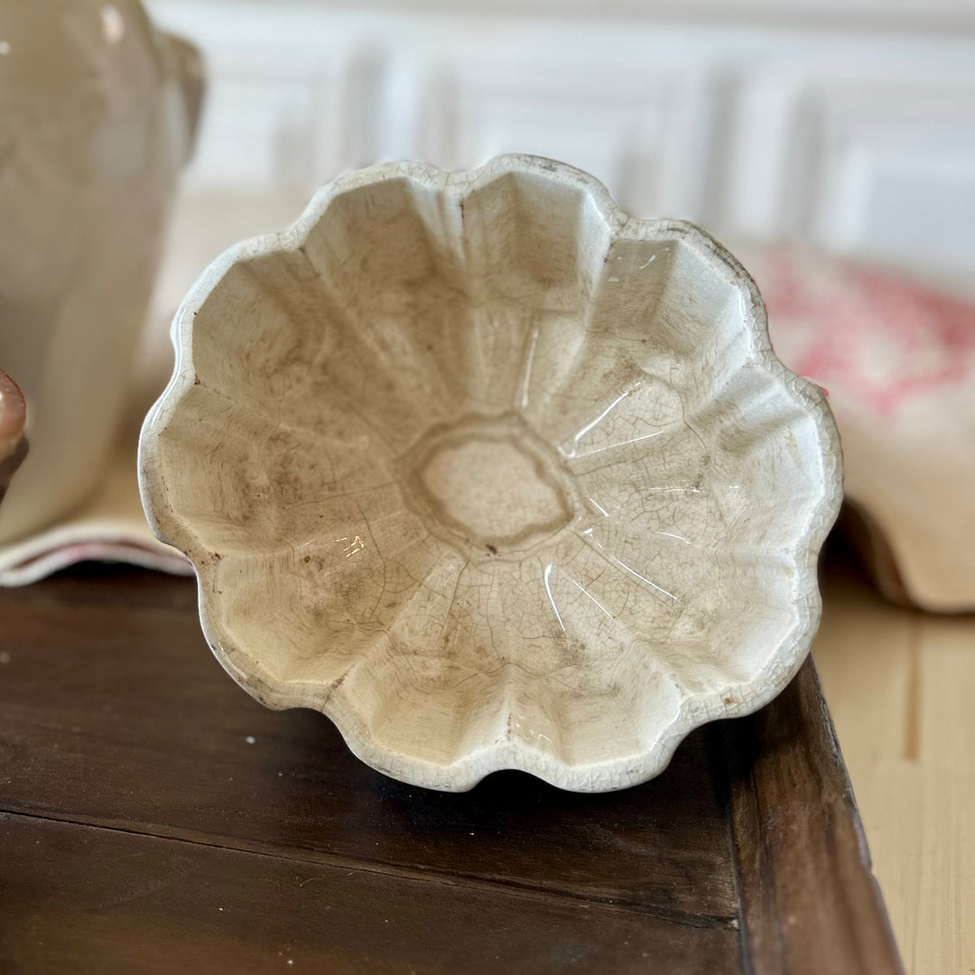 Antique Old English Pudding Mold c. Late 19th to Early 20th Century