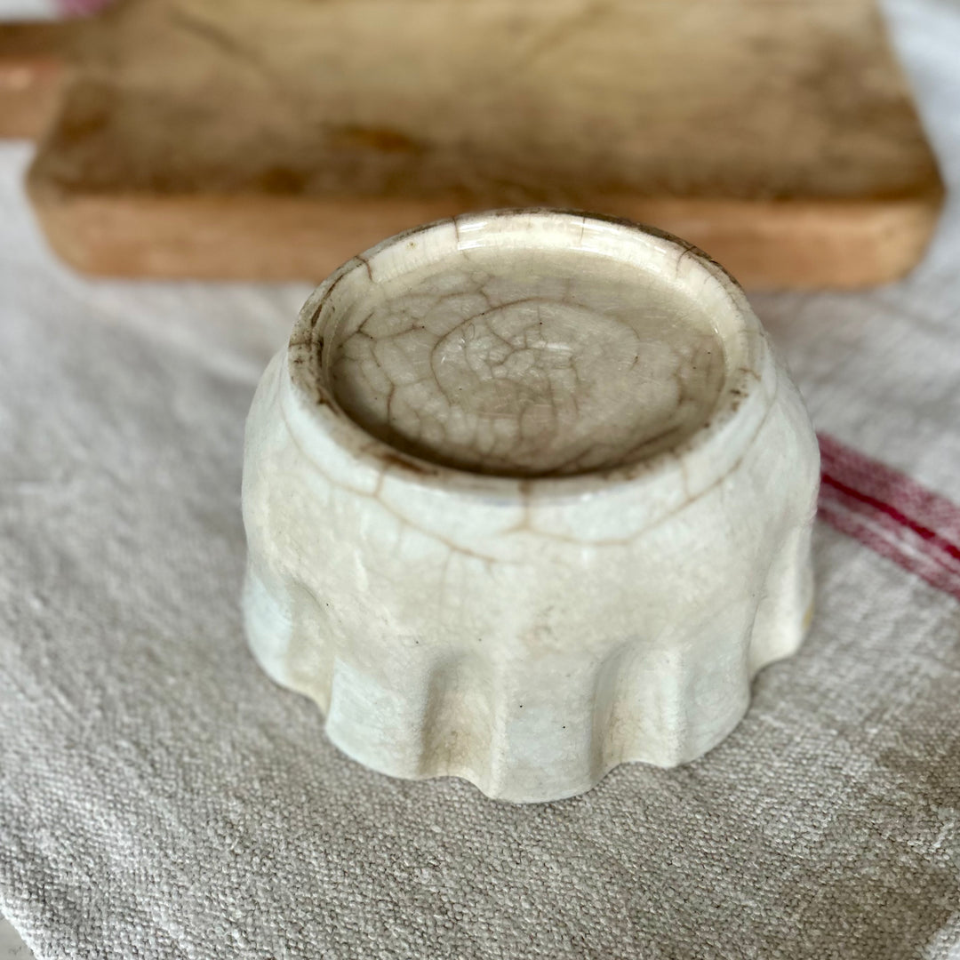 Antique Old English Pudding Mold c. Late 19th to Early 20th Century