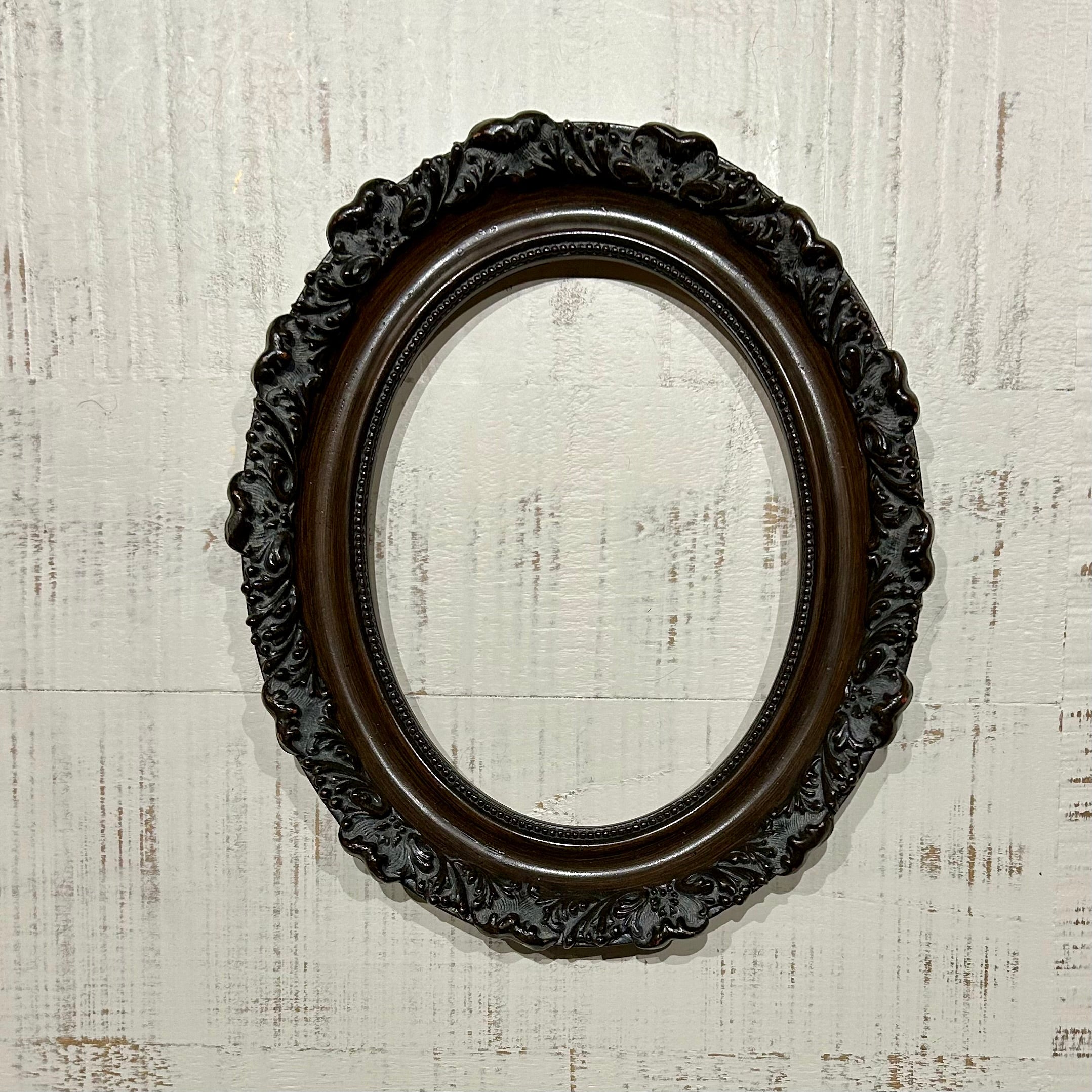 Victorian Black & Mahogany Ornate Oval Frame