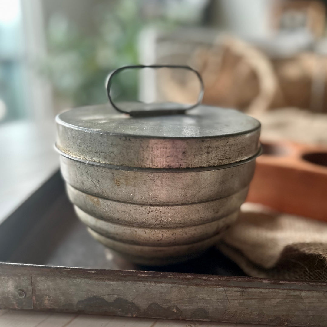 Antique Galvanized Lidded Boiling Basin circa 1890-1915