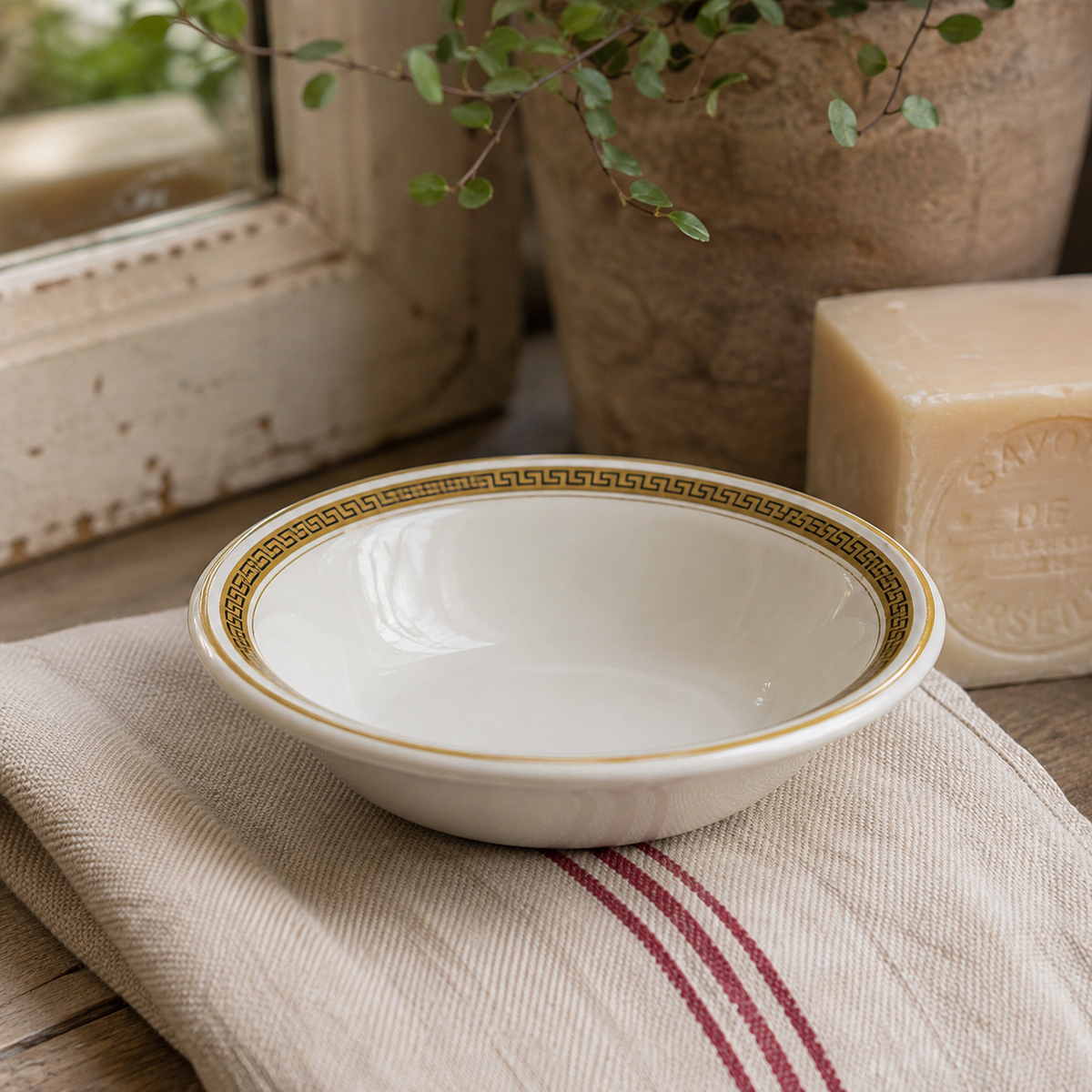 Vintage English Ridgway Vitrock Hotelware Soap Dish – 1968