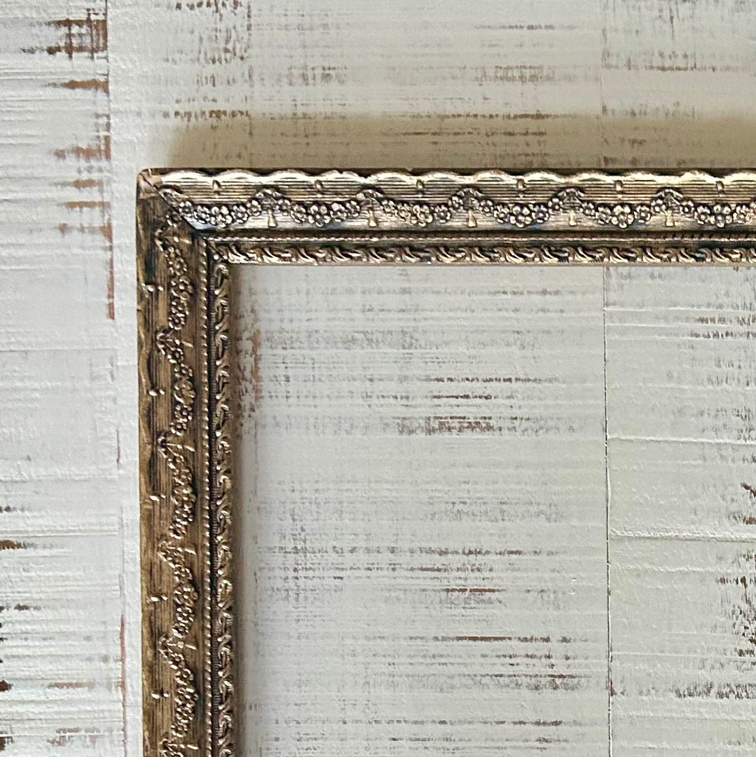 Vintage ornate gilt frame