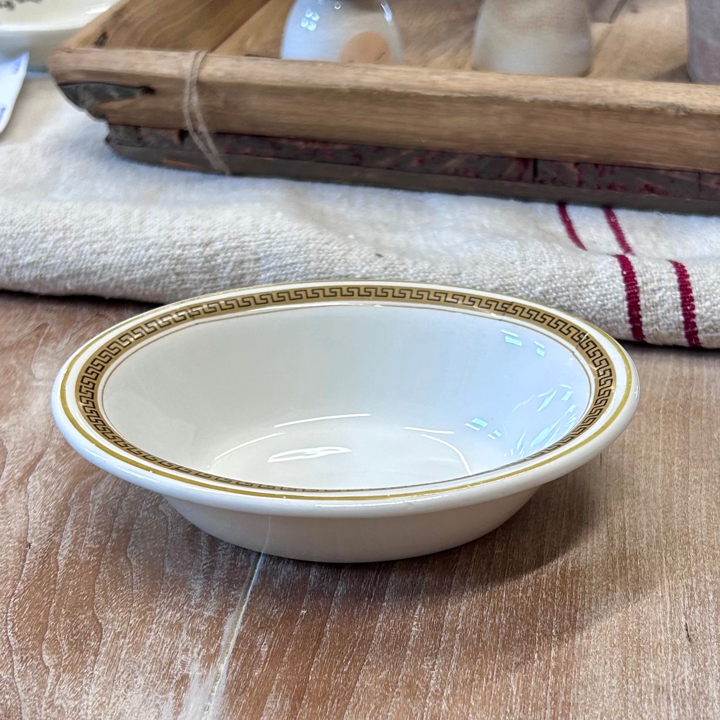 Vintage English Ridgway Vitrock Hotelware Soap Dish – 1968
