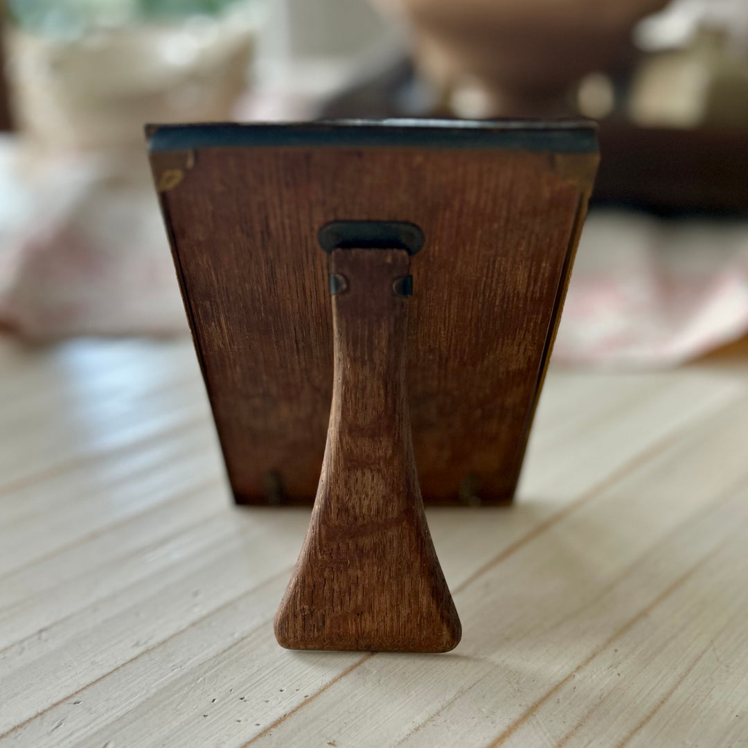 The keeper in antique English frame