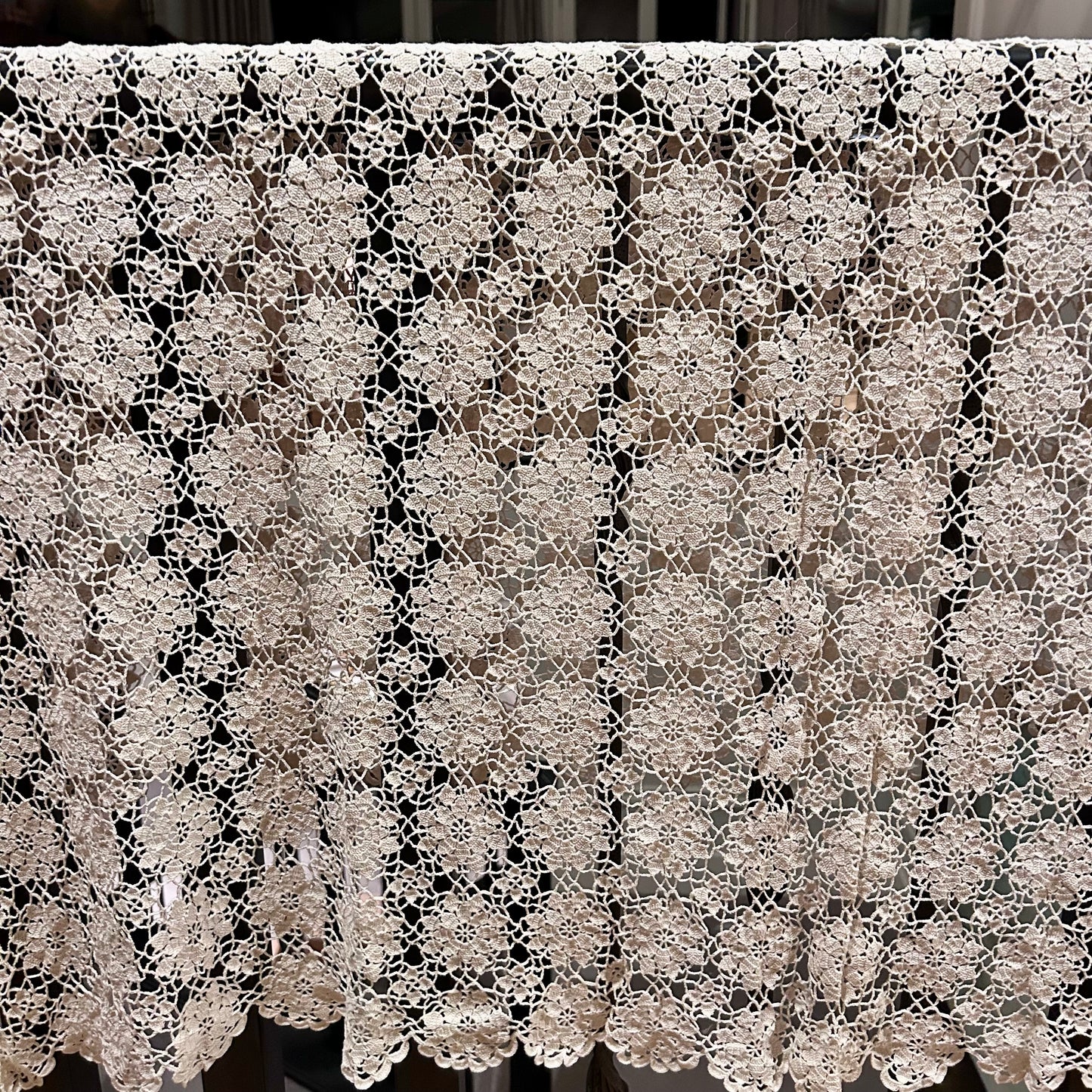 Vintage Handmade Floral Crochet Lace Tablecloth