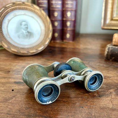 Antique French Opera Glasses – Chevalier Opticien, Paris
Circa 1880–1910