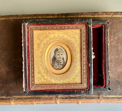 Antique Leather Mini Memory Box