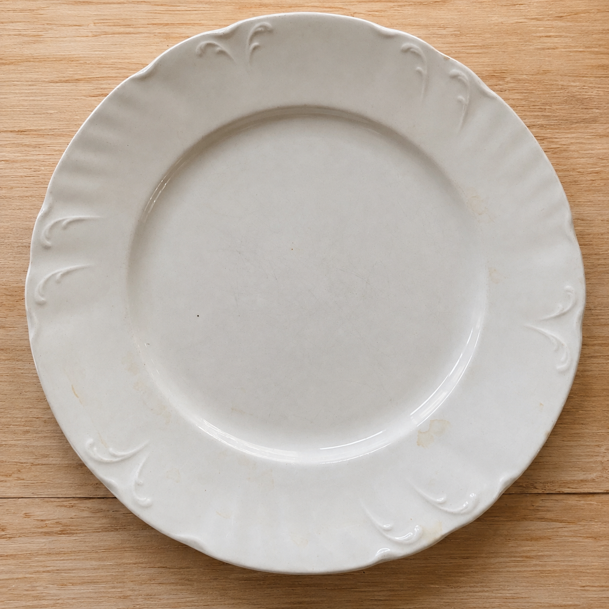 Set of 10 Vintage J. & G. Meakin English Ironstone Dinner Plates