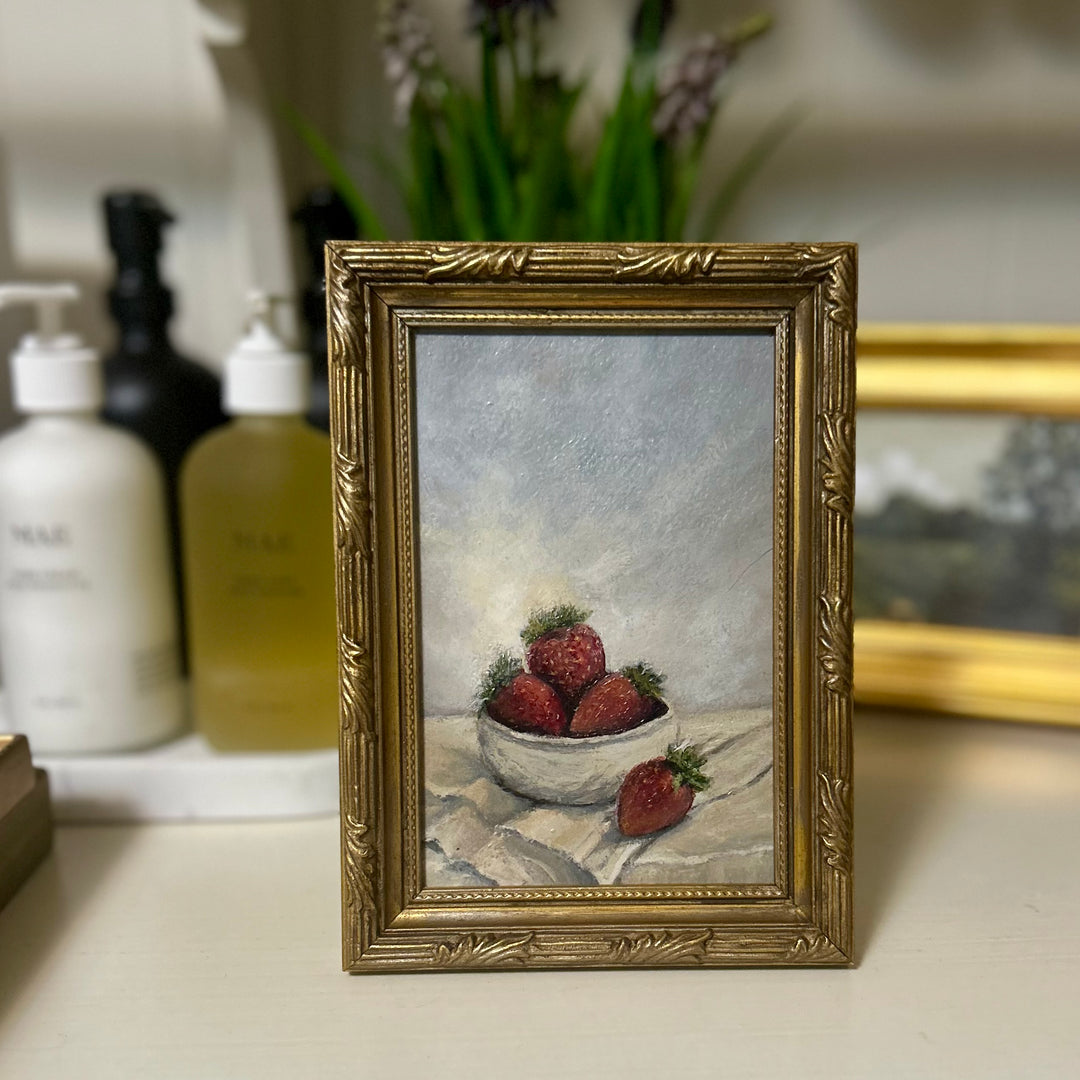 Strawberries & linen