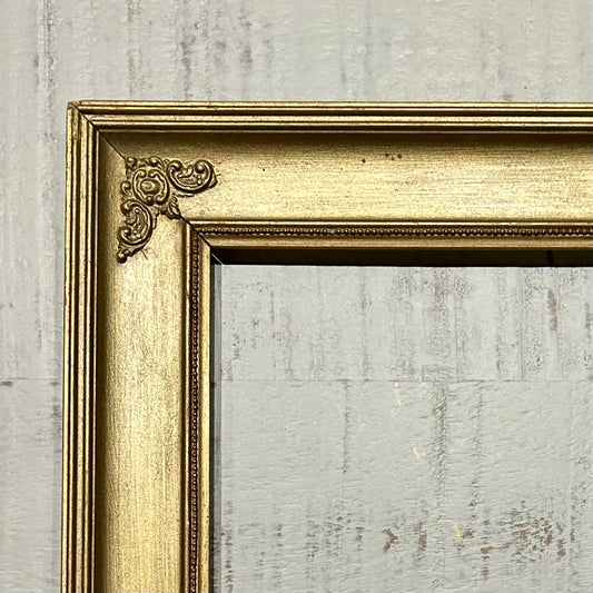 Vintage Gilt Wood Frame with Ornate Corner Details
Mid–Late 20th Century (c. 1950s–1970s)