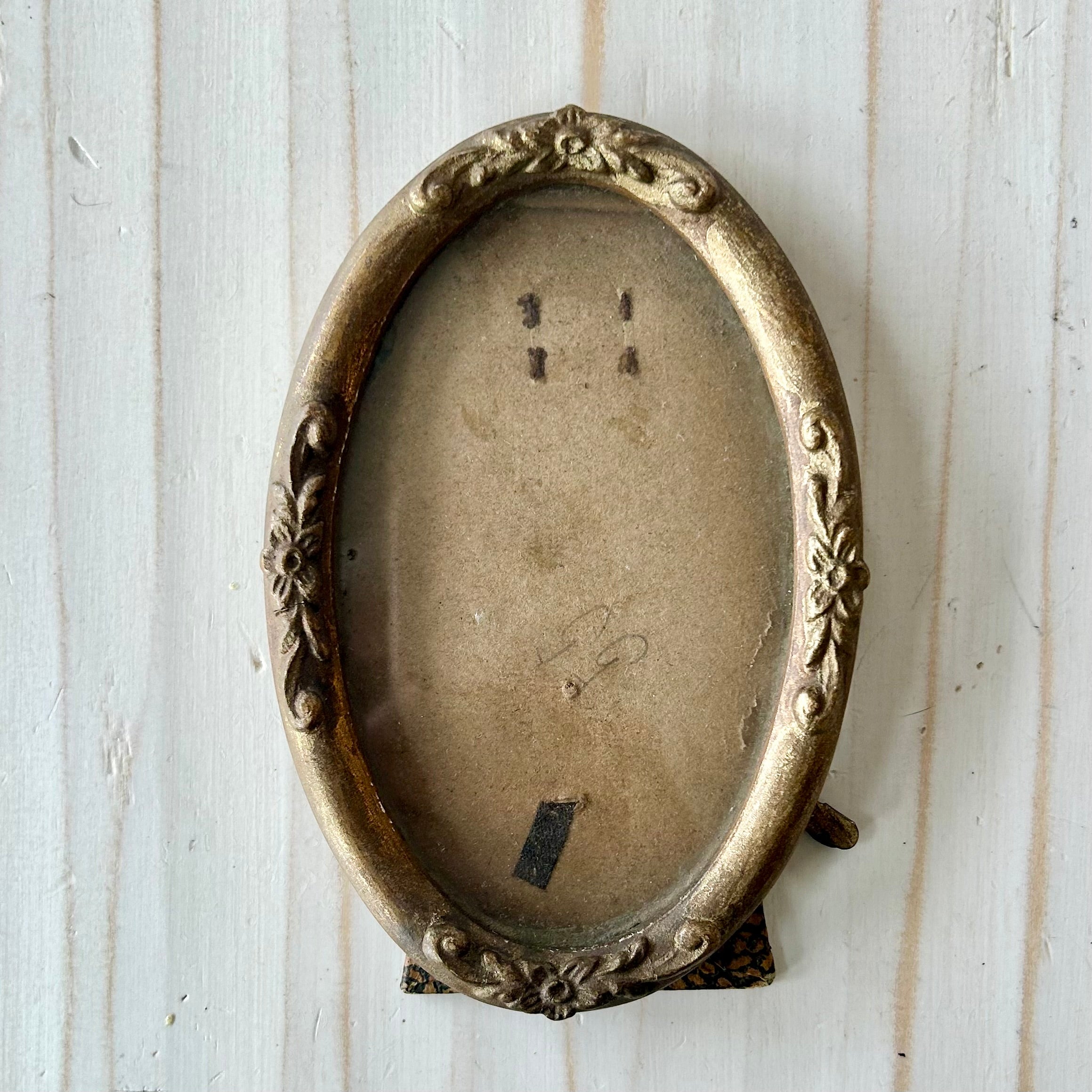 Antique gilt oval frame