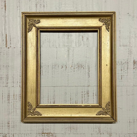 Vintage Gilt Wood Frame with Ornate Corner Details
Mid–Late 20th Century (c. 1950s–1970s)