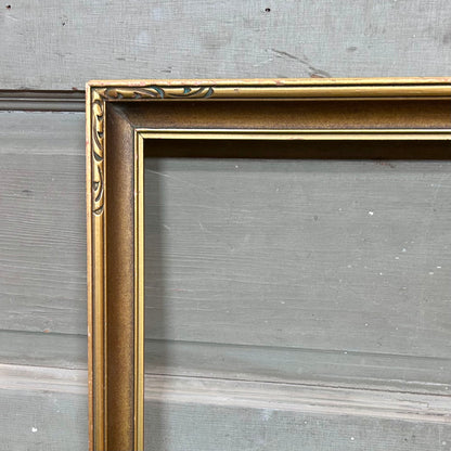 Early 20th Century Gilt Wood Frame with Foliate Detail
