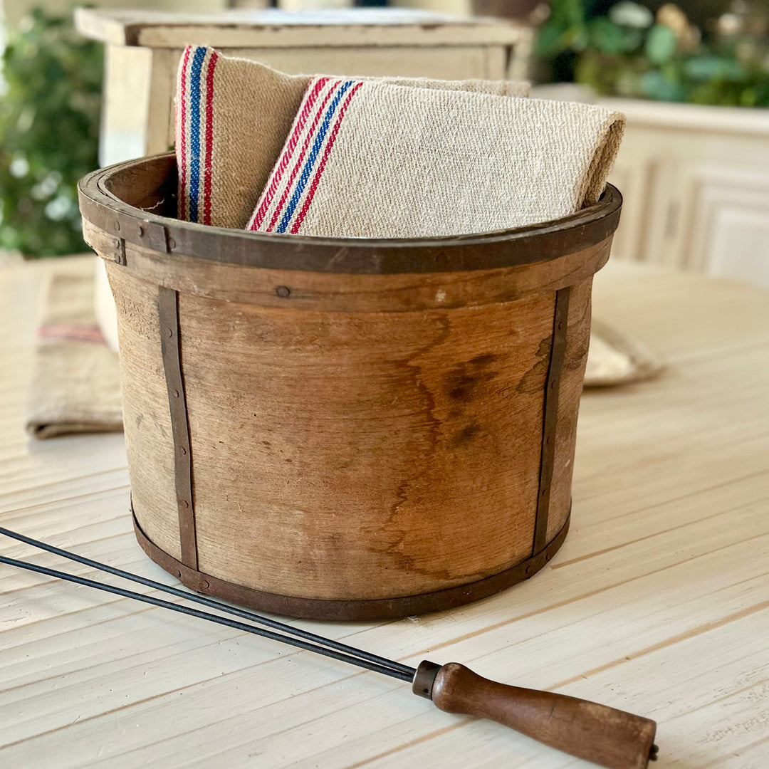 Antique wooden bucket, dating to the late 1800s / early 1900s