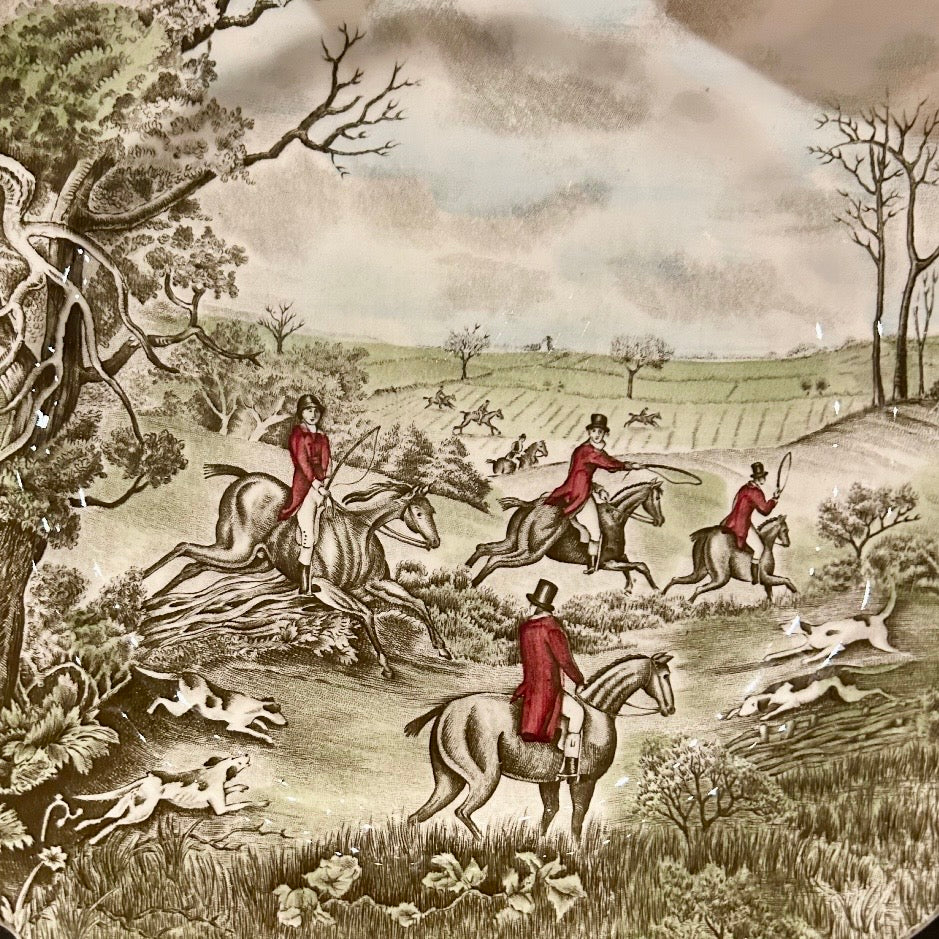 Pair of Antique English “Tally Ho” Hunting Plates – Johnson Bros
England, circa 1910s–1920s