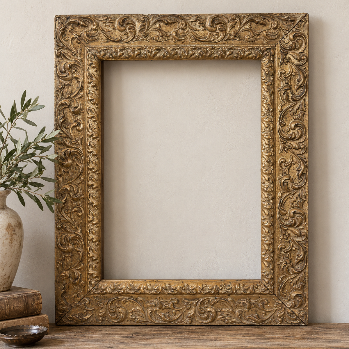 Ornate Vintage Gilt Frame with Acanthus Leaf Detailing
