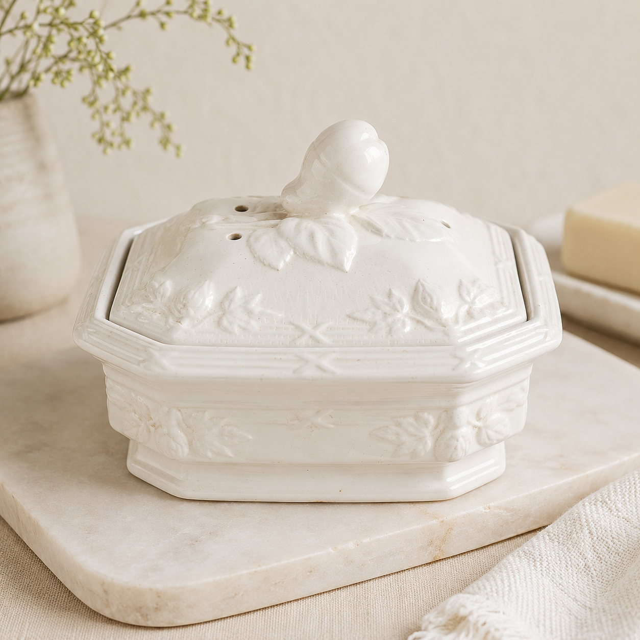 Antique Davenport Ironstone Covered Soap Dish with Insert – England, c. 1880–1900